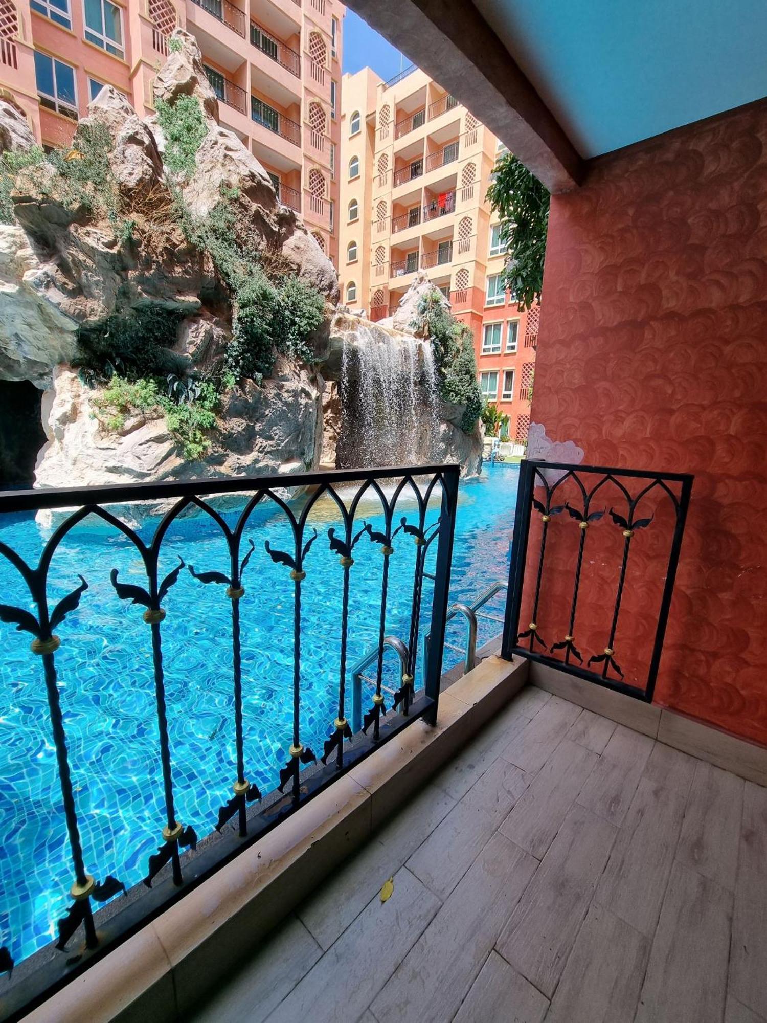Seven Seas Resort Pattaya & Sofa Bed Jomtien Beach Exterior photo